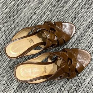 Modern Vintage leather sandal size 36.5